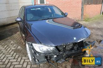Voiture accidenté BMW 3-serie E90 320i 2007/2