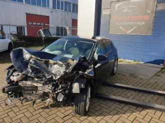 Damaged car Seat Leon Leon (5FB), Hatchback 5-drs, 2012 1.4 TSI ACT 16V 2017/8