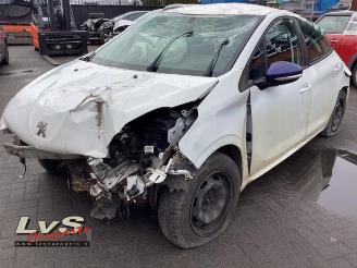 Damaged car Peugeot 208 208 I (CA/CC/CK/CL), Hatchback, 2012 / 2019 1.2 Vti 12V PureTech 2017/5